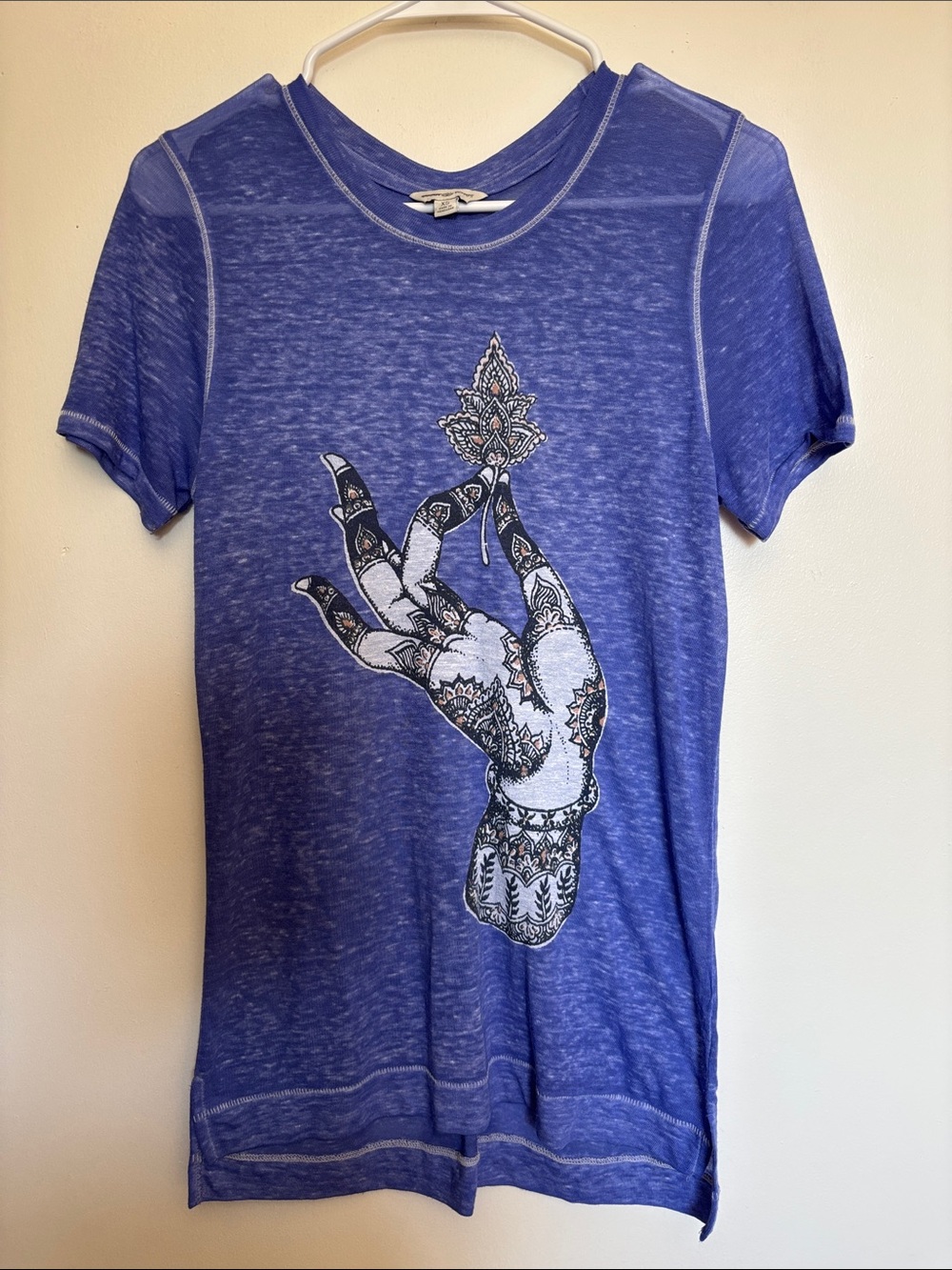 Women's Blue Short-Sleeve Graphic Tee with Hand Motif